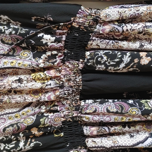 Exhilaration Stunning black and flower pattern dress long sleeve elastic Dress - Picture 4 of 12